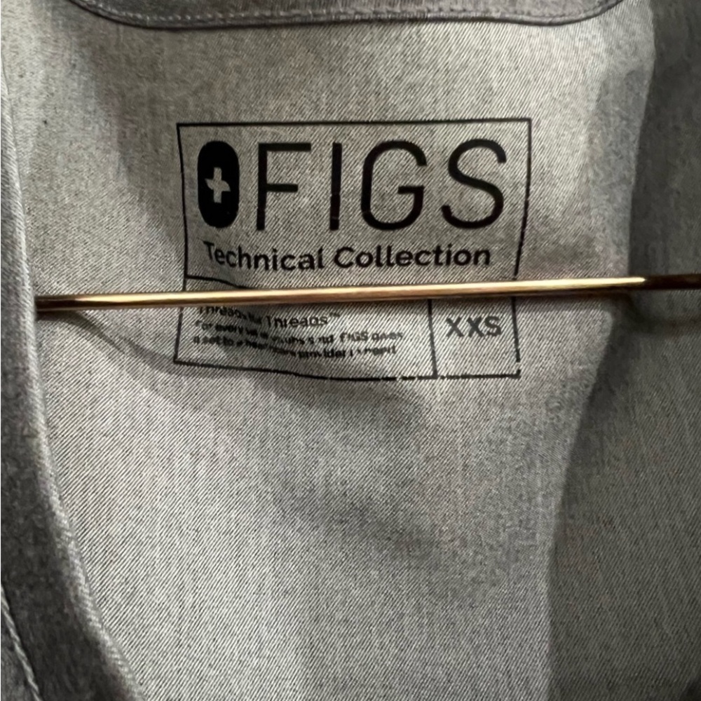 Figs Scrub Top! - Picture 3 of 4